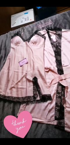 Customer photo review of 3 Ensembles de nuit Satin Rose et Noir (4pcs)