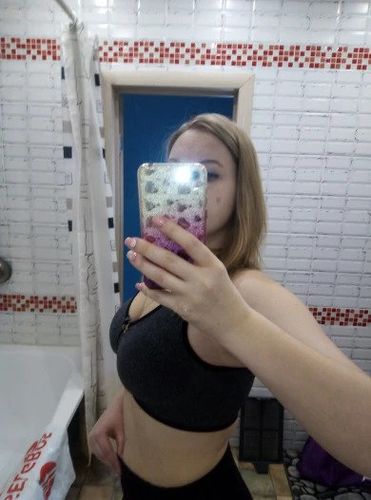 Customer photo review of Electra Zip Up Sports Bra