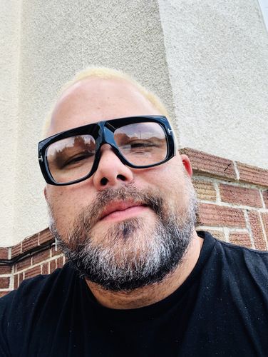 Customer photo review of Wheatley Sunglasses