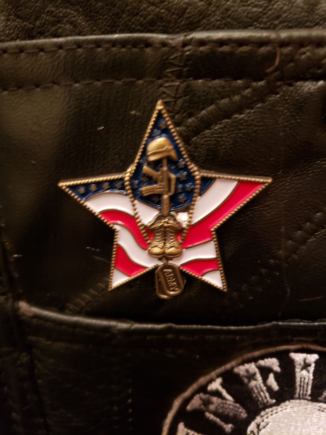 Customer photo review of US Army Veteran Pin