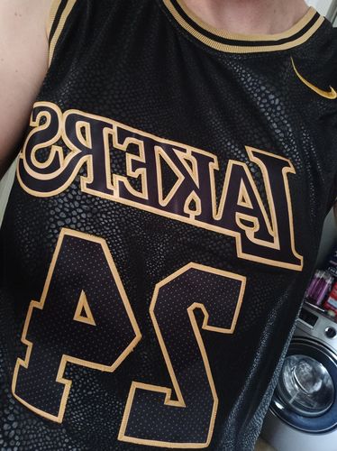 Customer photo review of BRYANT Kobe (GOLDEN EDITION) BLACK MAMBA #24