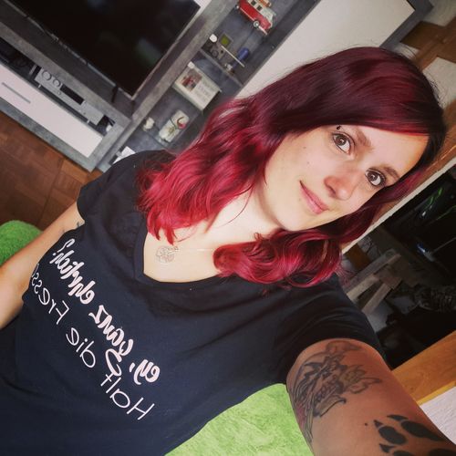 Customer photo review of Ey ganz ehrlich? Halt die Fresse!  - V-Neck Damenshirt