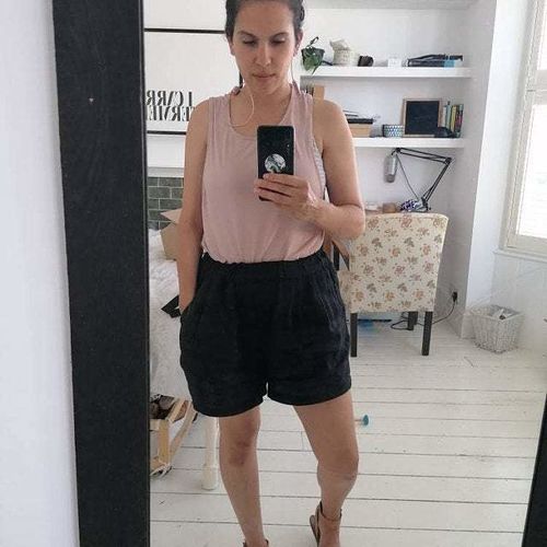 Lucy L. review of Women's Elastic wasit linen short C1393# image 1 out of 1