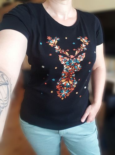 Customer photo review of BLUMENHIRSCH - BIO  - Damen Premium Organic Shirt