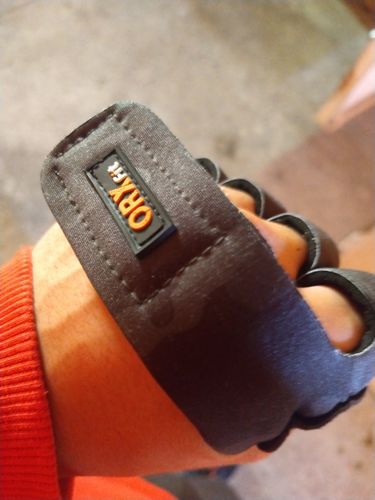 Customer photo review of Guantes Pesas GRAB Hombre