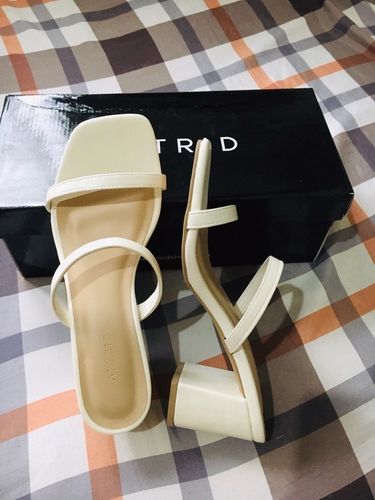 Customer photo review of Pria Black Suede