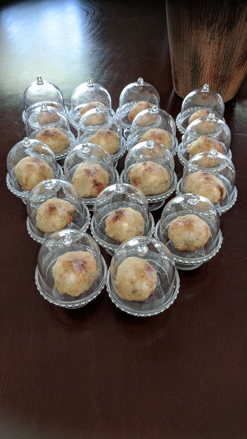 Customer photo review of Acrylic Clear Cake Stand with Lids (12 pieces)