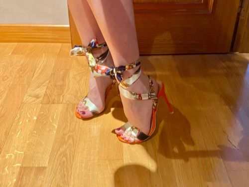 Customer photo review of Satin Print Knotted Detail Thin Heeled Sandals