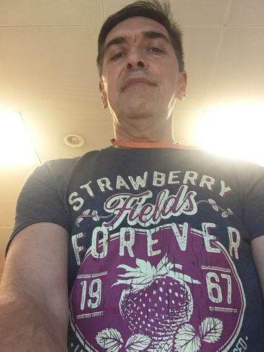 Customer photo review of The Beatles - Strawberry Fields Forever - Men's T-Shirt