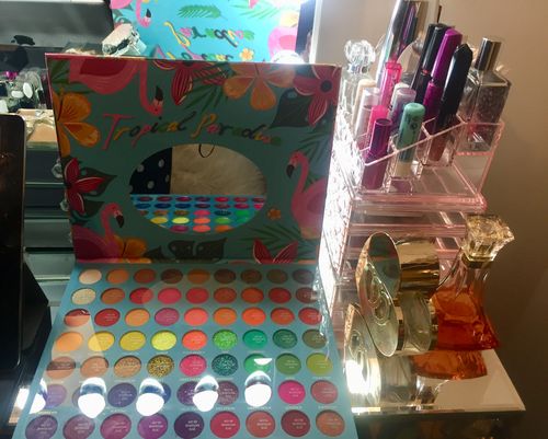 Customer photo review of Tropical Paradise Palette