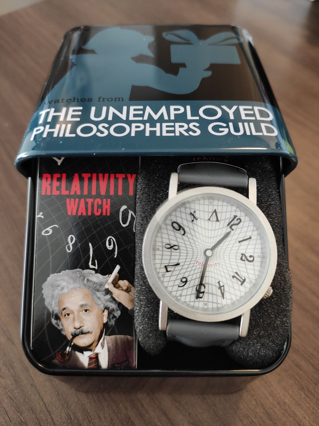 Customer photo review of Reloj Análogo Philosophers Guild Relatividad de Einstein 33 mm