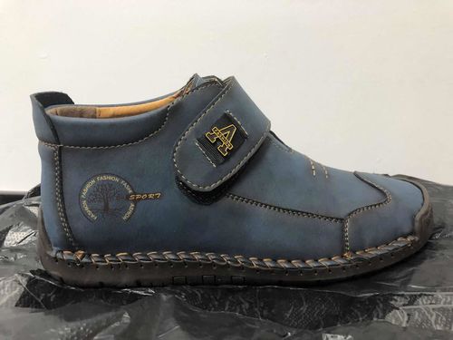 Customer photo review of Dacomfy Men's Comfortable Velcro Fashion Middle Boots