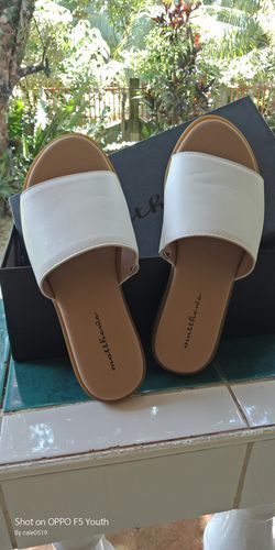 Customer photo review of Juno Flat Slides