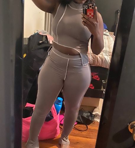 Customer photo review of Ensemble pantalon et haut sans manche avec couture visible