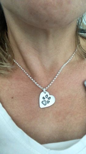 Customer photo review of Paw Print Necklace - Fine Belcher