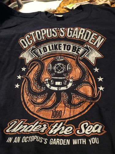 Customer photo review of The Beatles - Octopus's Garden - Men's T-Shirt