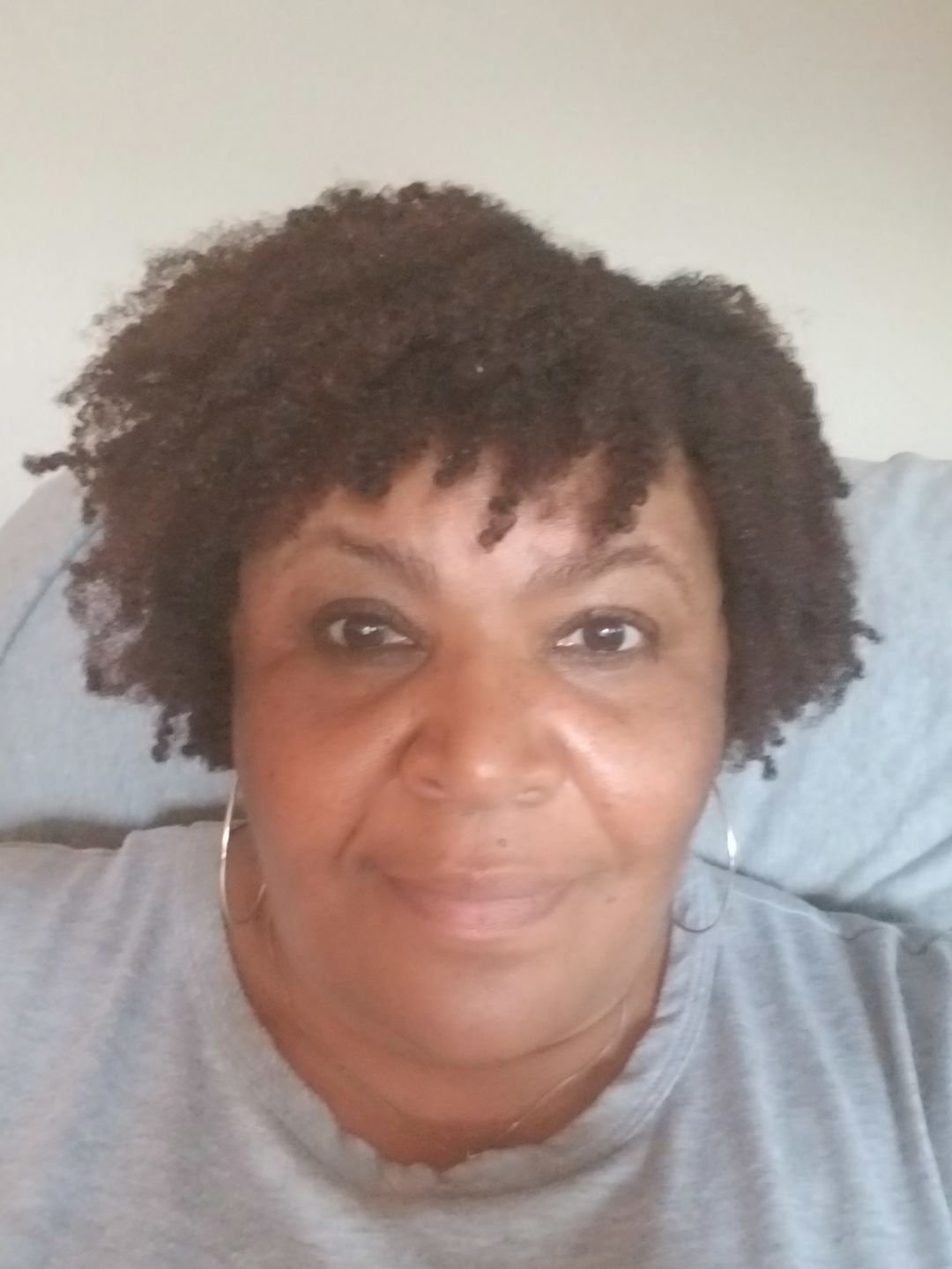 Customer photo review of Hair Growth Serum for Curly Hair with Organic Castor Oil for Strengthening and Vanilla Berry Fragrance