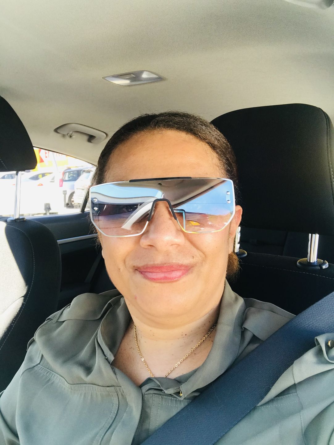 Customer photo review of Sachi Oversized Shades