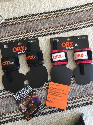 Customer photo review of Muñequeras Crossfit Pink Camo