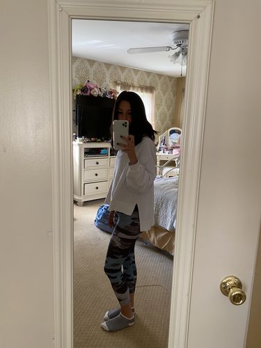 Customer photo review of Neil Sweatshirt - Cloud