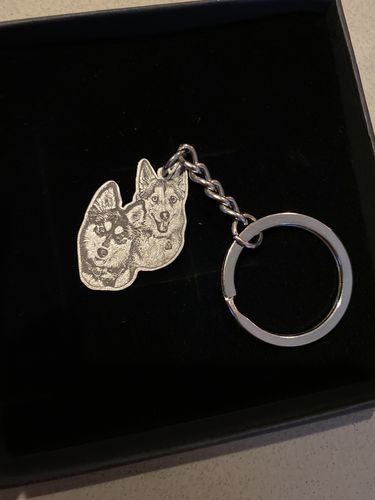 Customer photo review of Silvercut™ Keychain