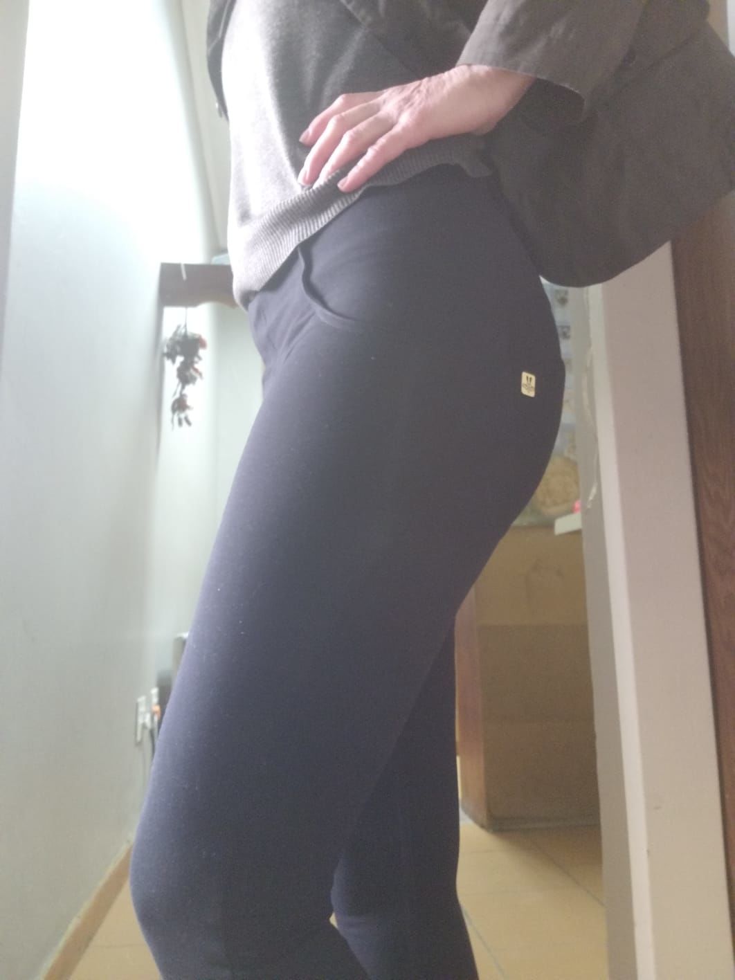 Customer photo review of High waist Butt lifting Jeggings - Black
