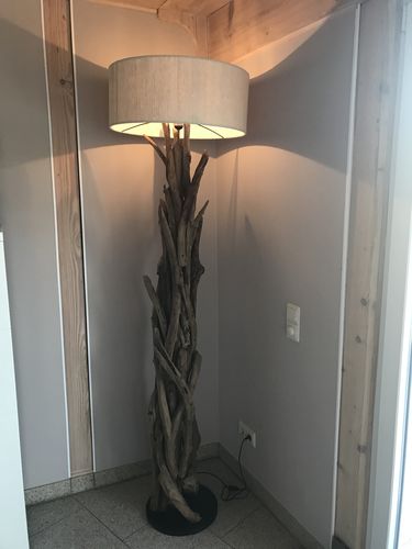 Customer photo review of Stehlampe Teak Wurzelholz BLUMA  | Höhe 180 cm | inkl. Lampenschirm