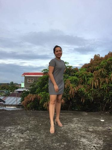 Customer photo review of Kylie Taupe