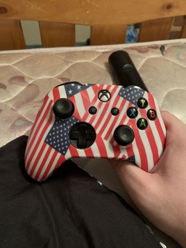 Customer photo review of American Flag - XBOX One Controller Skin