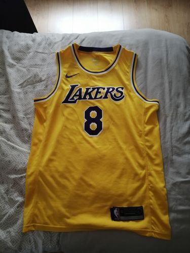 Customer photo review of BRYANT Kobe (Icon Edition) Floqué #8