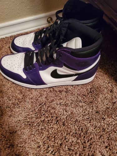 Customer photo review of Air Jordan 1 Retro High OG “Court Purple”