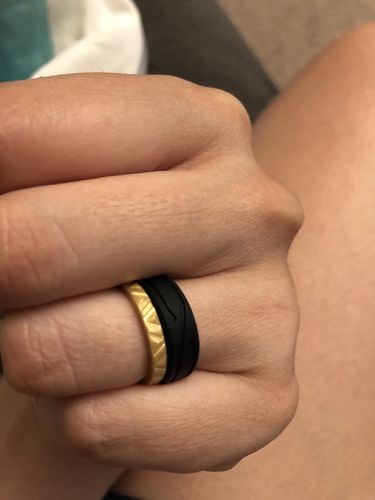 Customer photo review of Women's 4Love Silicone Rings. Soft, Comfortable & Durable Wedding Bands. US Design Patent - 5 pack