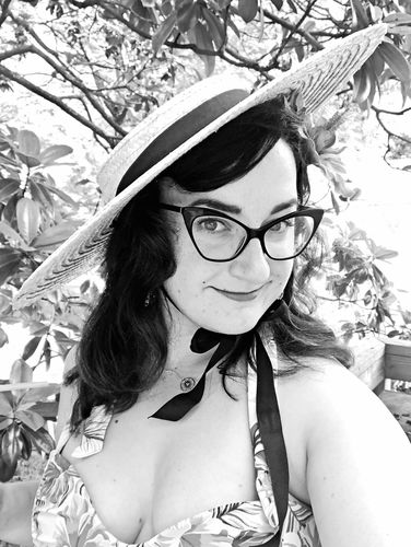 Customer photo review of Vintage Sun Hat in Natural - Vixen by Micheline Pitt