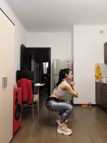 Customer photo review of BootyFlex™ Slim Fit Leggings