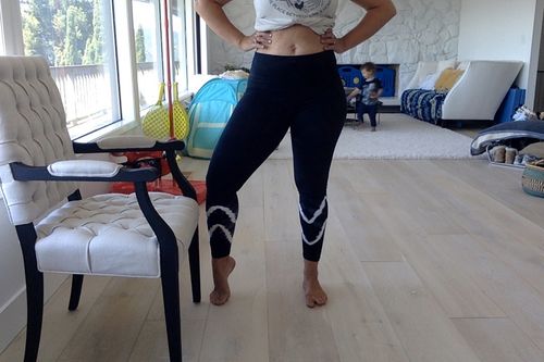 Customer photo review of Sunset Legging - Onyx / Cloud