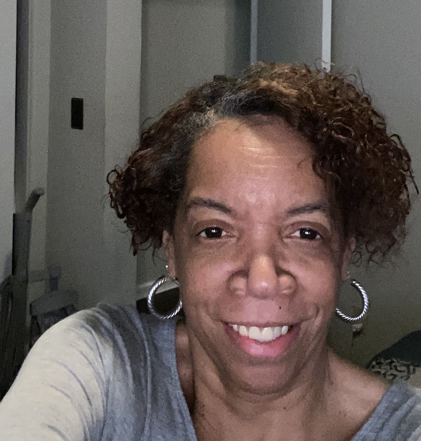 Customer photo review of Hair Growth Serum for Curly Hair with Organic Castor Oil for Strengthening and Vanilla Berry Fragrance