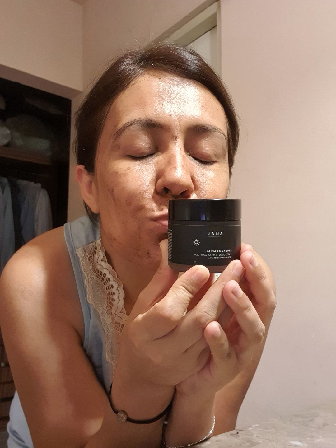 Customer photo review of Exfoliante / Mascarilla Facial de Tepezcohuite y 5 arcillas