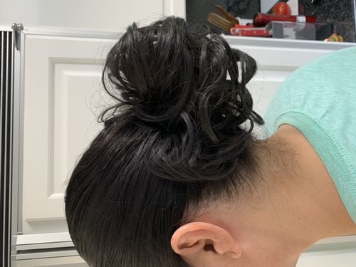 Customer photo review of JuvaBun Messy Bun