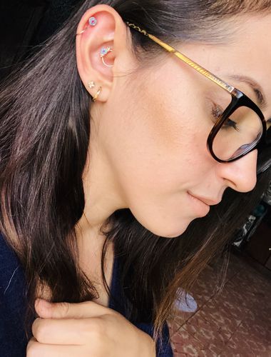 Customer photo review of Turquoise Flower Bendable Hoop Ring