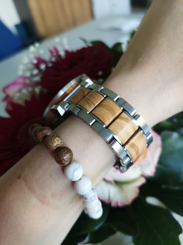 Customer photo review of Zedernholz Armband
