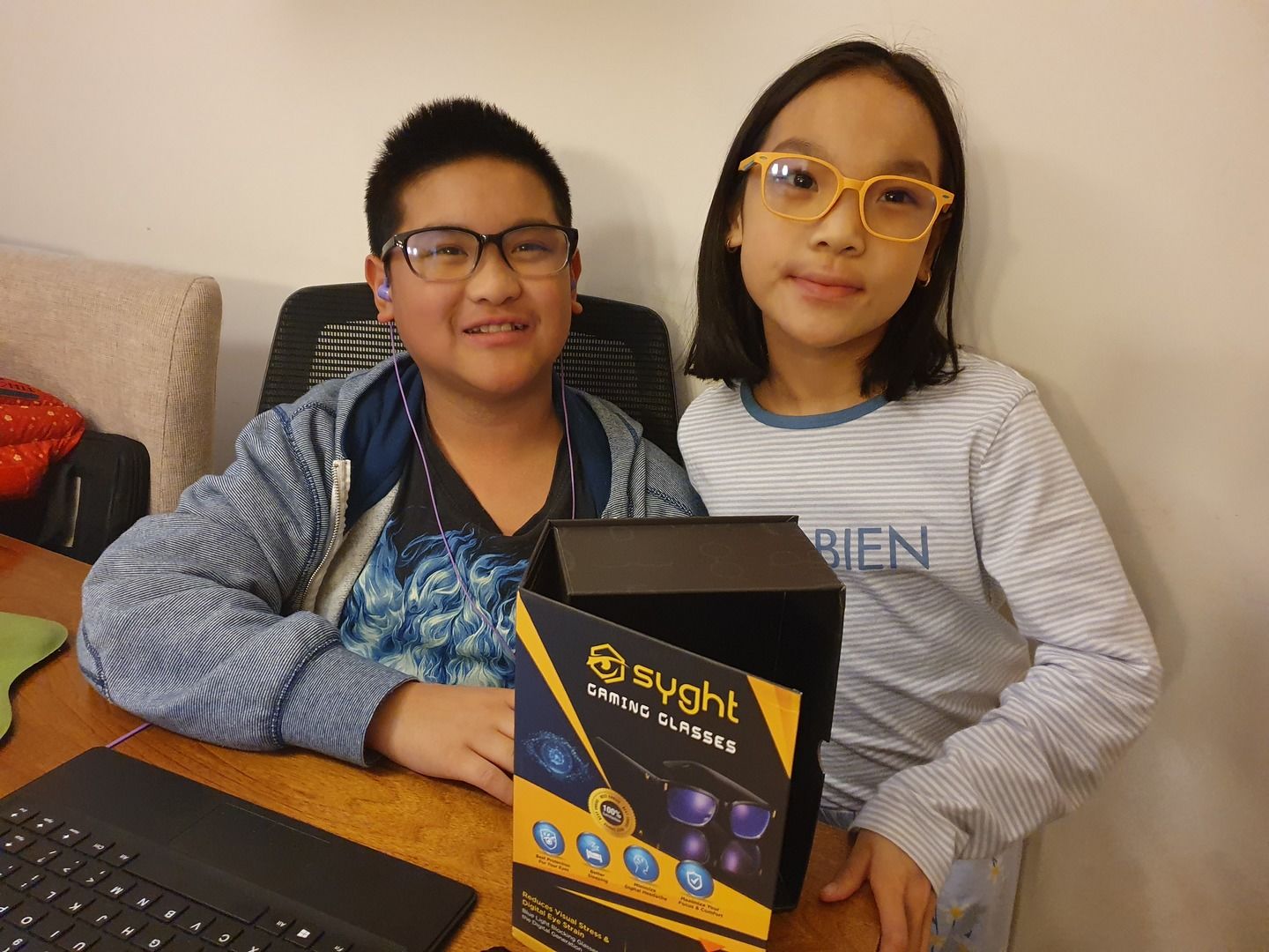 Customer photo review of Kids - v6