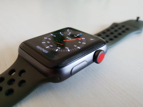 Customer photo review of Apple Watch Series 3 - Space Gray Aluminum Case with Gray Sport Band