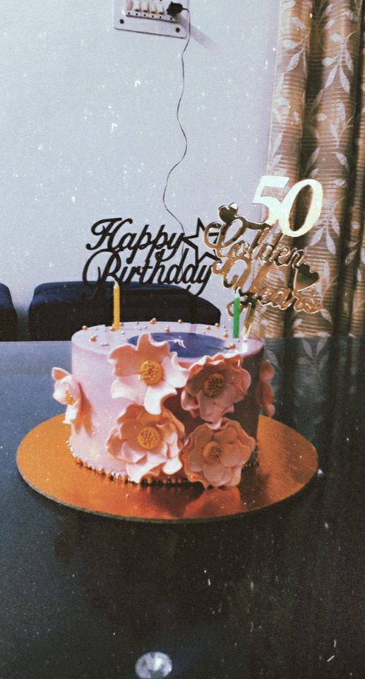 Customer photo review of Floral Purple Cake