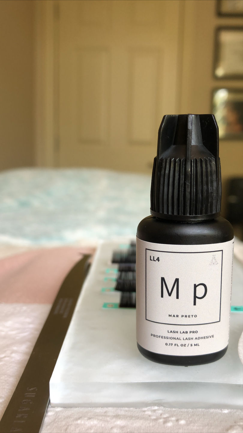 Customer photo review of Mar Preto Black Lash Adhesive