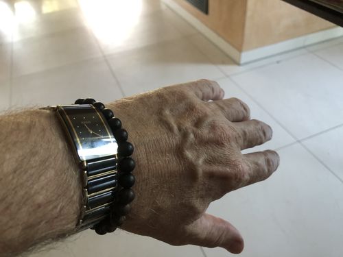 Customer photo review of Zedernholz Armband