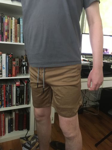 Customer photo review of 7" Pocket Hybrid Shorts