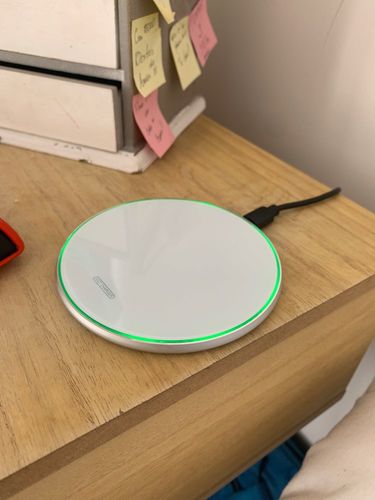 Customer photo review of 10W Qi Wireless Charger