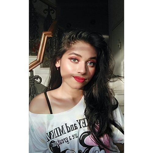 Customer photo review of Icoloured® Queen Blue Colored Contact Lenses