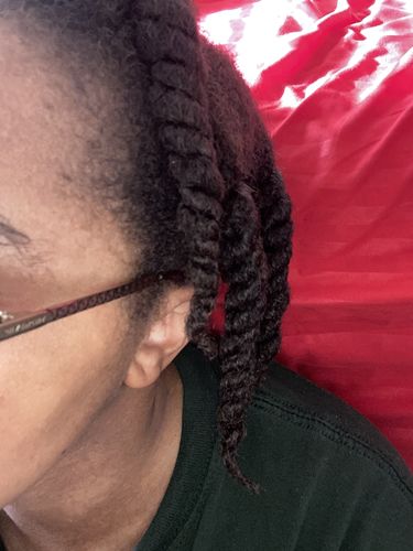 Customer photo review of Knotty Nectar Leave-In Conditioner