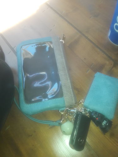 Customer photo review of Catchy Clutch